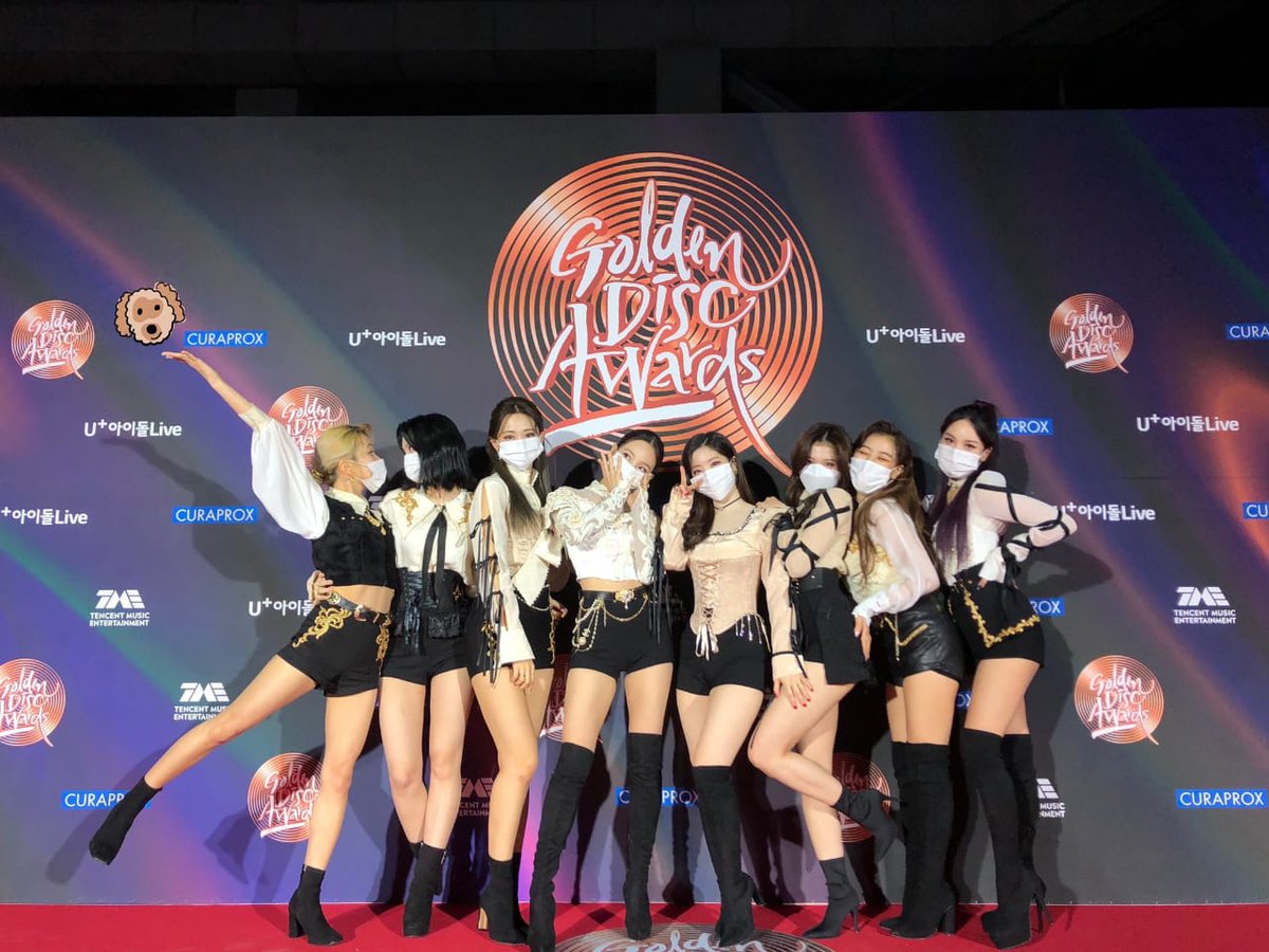 ArmyOnce_Tagram's tweet photo. TWICE at Golden Disc Awards🥺💓
#TWICE #GoldenDiscAwards https://t.co/59sYVNjcEB