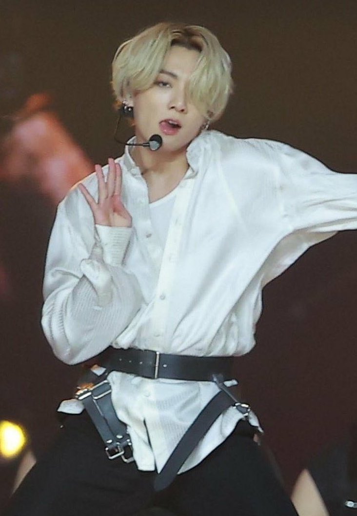 JeonJungkook_BR's tweet image. 😆🙂