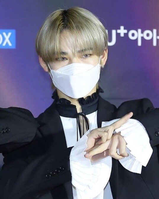 [📸]

Ni-ki with his blonde hair and coloured contacts just hits different 🔥

#ni_ki #enhypen #니키
