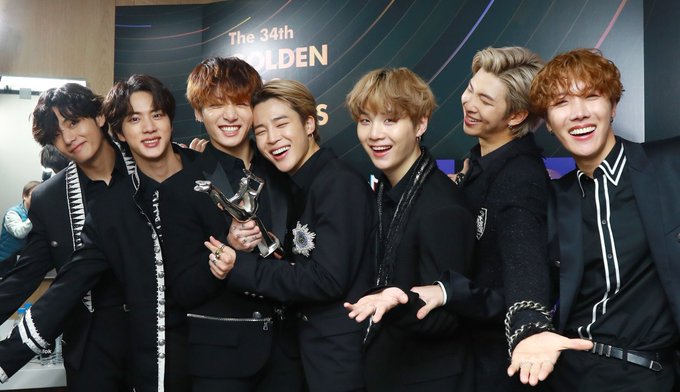 BTS_Spain's tweet photo. 💬INFO | ¡@BTS_twt es ahora el artista con más Daesangs (Grandes Premios) ganados en los Golden Disc Awards de la historia! (5) 🏆🎉

© charts_k https://t.co/tuDaFqjgMT