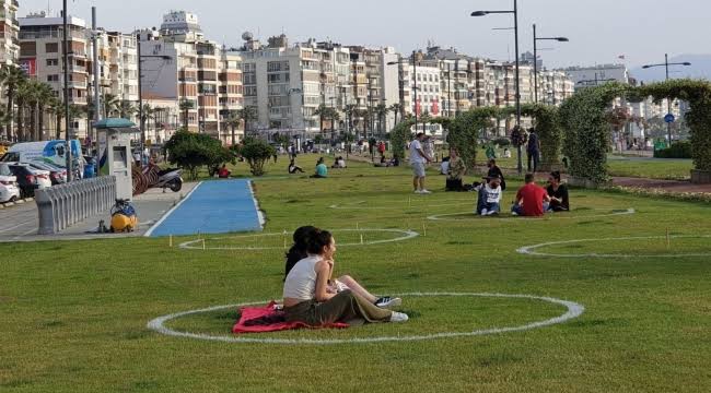 #Haftasonu kordonda çimlerde oturup sohbet etmeyi kimler özledi?
.
.
#MutluPazarlar #izmir