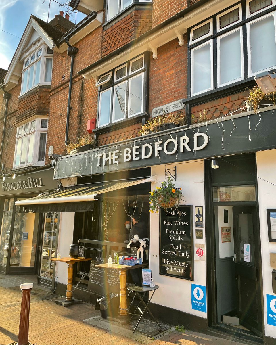 TheBedfordTW's tweet photo. Walking every day will help you to fight January blue and keep healthy.
Our windows are open today until 6pm 👨🏻🍳
Delicious hot soup, hand stretching pizza, burgers, non alcoholic mulled wine and beer, French crepes, freshly squeezed juices and hot drinks.
#supportpubsafe #tier5 https://t.co/MbdQxNfnSm