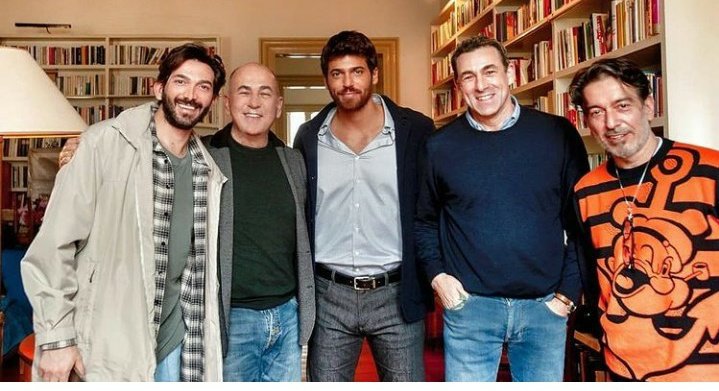 Manuu_CYfan's tweet photo. #CanFer 🤗🤗

#CanYaman  #FerzanÖzpetek https://t.co/UHSorHWpXS