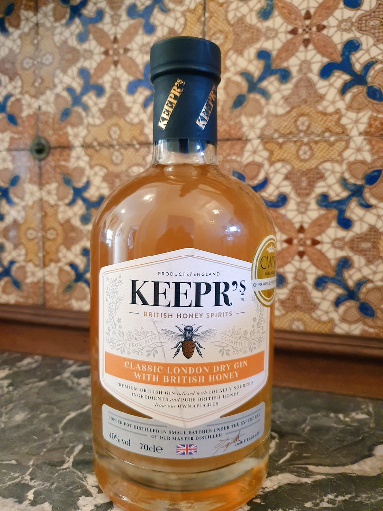 TGinfluencers's tweet photo. Keepr's Honey Gin
I love Gin and I love Honey this is perfect for me.
@BritishHoneyCo
#gin #ginfluencer #ginfluencers #ginaddict #ginobsessed #lockdowngin #gincollector #ginlovers #ginlover #gincollection #honey #honeygin #keeprsgin #gindistillery #ginlife #gindrinker https://t.co/Two3nWY4oT