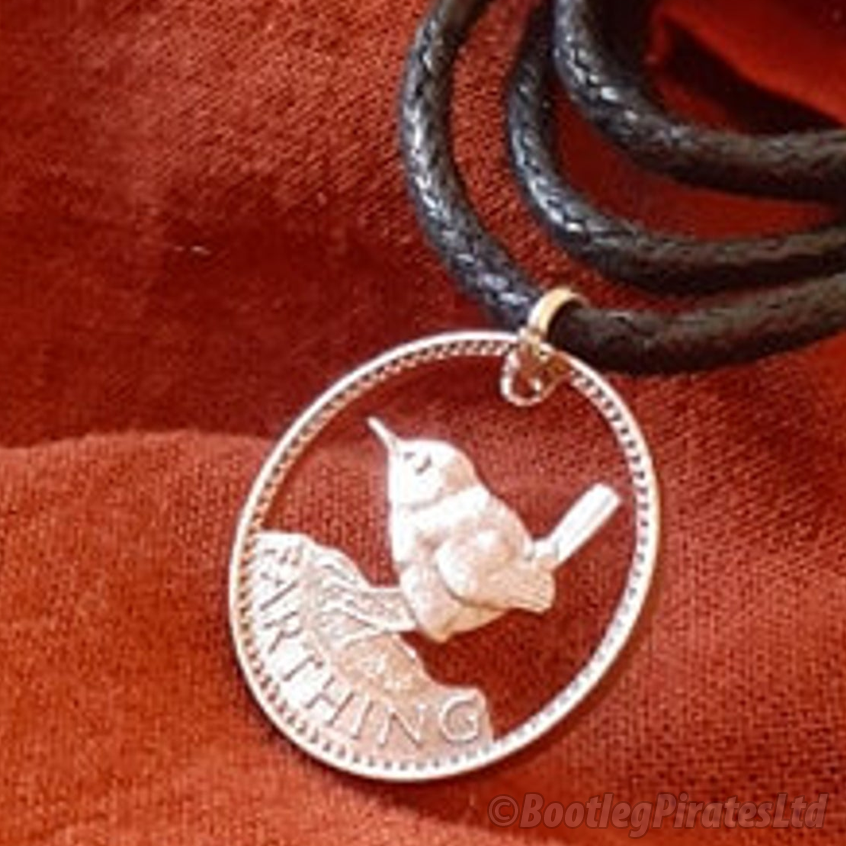 BootlegPirates1's tweet photo. A Jenny wren, on an old English farthing. One of my favourite coins and birds, easy top see why it's one of my most popular requests too!
#Jewelry #HandMadeJewelry #Fashion #Jewellery #HandCutCoin #ShopSmall #ShopIndie #UKSmallBiz #UKCraft #Coins #SupportSmallBiz #Wren https://t.co/Wxp6fZOXNk