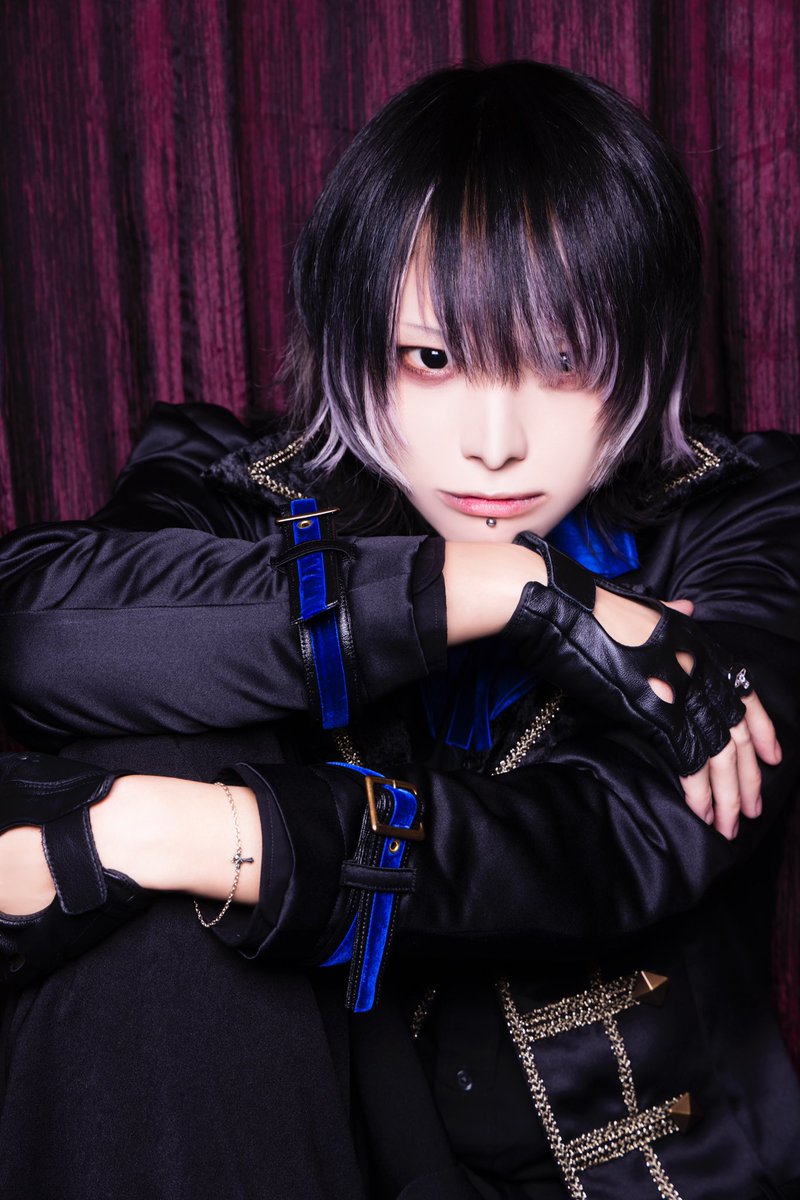 禊』（みそぎ） メンバーカラー:青 ｢カネしか勝たん｣