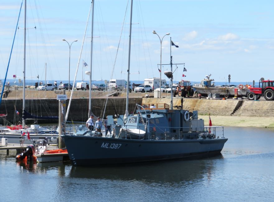 It's said MA/SB 27 was a navigation leader in Force O on D-Day and later used her ASDIC to help place Mulberry caissons at Omaha. This doesn't stand up - MA/SBs weren't used as navigation vessels as they were totally unsuitable. More seaworthy boats like HMS Medusa were instead