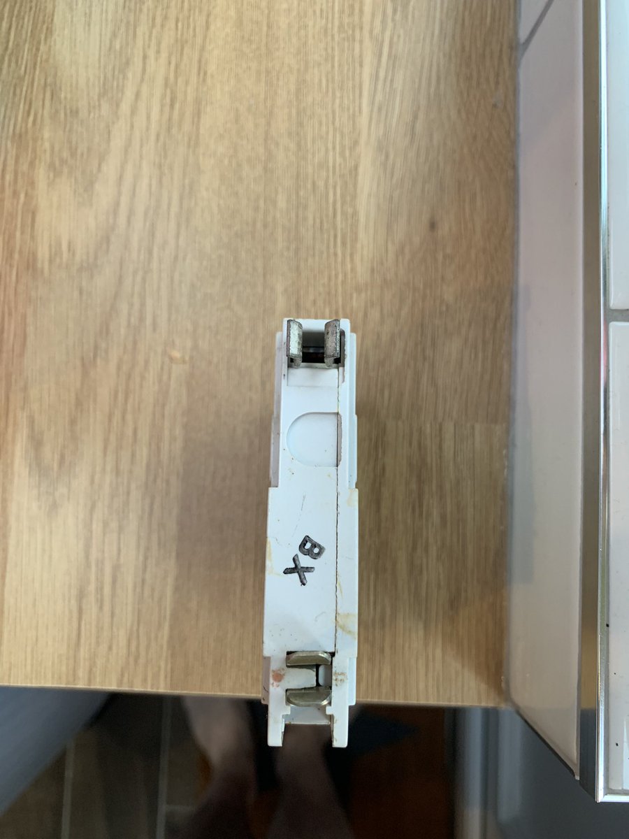 olielane26's tweet photo. @Sparky_Ninja can you help? Is there a more modern solution to replace this Mcb or should I look on eBay? https://t.co/JcFskd5wSP