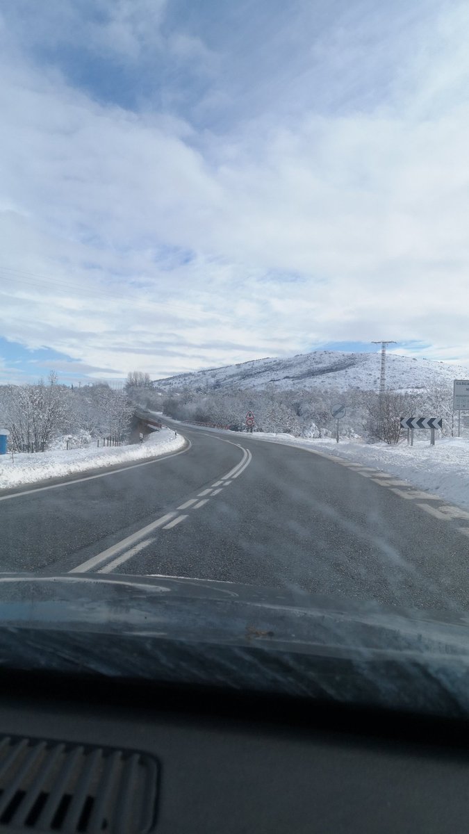 ⚠️M-604 tramo Rascafria a N-1 limpio⚠️, pero NO debemos relajarnos en la conducción.