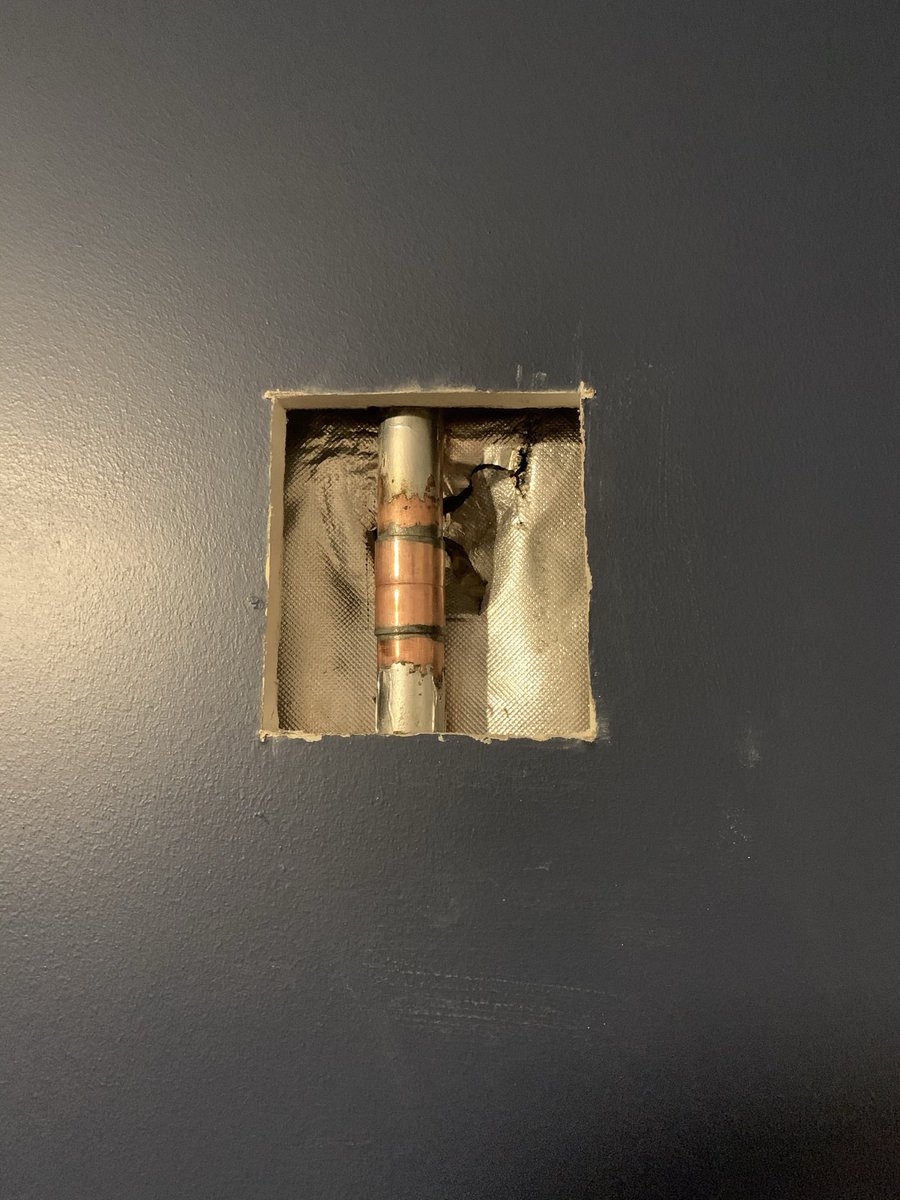 emmadaveyVA's tweet photo. @CharlesChurchUK Gas pipe not fitted to meet Gas Safe regulations. How many #charleschurch houses have the same? https://t.co/saRuXkRyQb