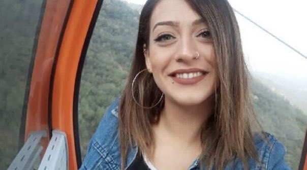 Denizli’de ölü bulunan Aleyna’nın otopsi raporu çıktı.
Boğularak öldürülmüş.
Katil ortaya çıktı.
İlk okul arkadaşı.
Evlilik teklifini reddetmiş sebep buymuş.
Bu kişilere takım elbiseden dolayı iyi hal işlemi yapmayın efendiler.
Mümkünse yasa çıksın.
“İyi hal indirimi” kalksın!