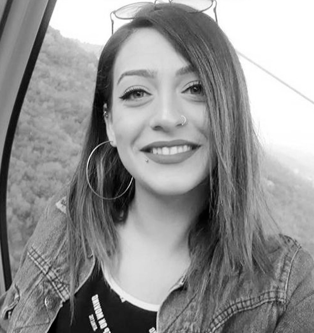 Pamukkale Üniversitesi öğrencisi, 22 yaşındaki #AleynaYurtkölesi Denizli’de kaldığı aparttaki odasında evlilik teklifini reddettiği için sevgilisi tarafından öldürüldü ...

Biz sizlerin kölesi değiliz her istediğinizi yapmak zorunda değiliz yeter artık yeter..!