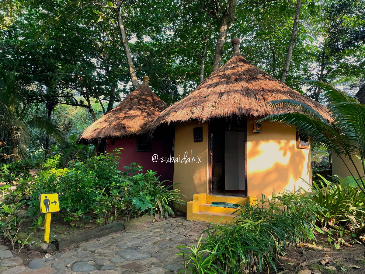 The land is big, but there are only 20 chalets on-site.I think that’s to make sure the peaceful/serene vibe is maintained - probably wouldn’t be if it was overcrowded. Room prices are categorised under Off Season (Normal days) and Peak Season (Public/National/Global Holidays).