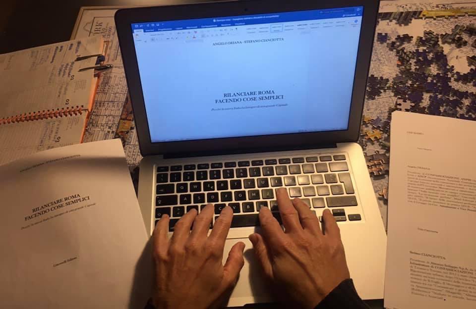 DanieleImprota's tweet photo. #personalbranding #formazione #coaching #pmi #professionisti #linkedinexpert #linkedinadhoc Con il Presidente @ConfAssTW @AngeloDeianaTW associazioni, aziende, professionisti e partite iva
#comunicazione #web #Twitter @RaiPortaaPorta @tagadala7 @SkyTG24 #ConfassociazioniDigital https://t.co/fsxhwHydfX