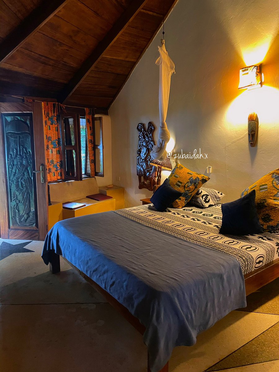 I got a Deluxe Room which was really nice. The theme was Ghanaian - so mostly stone, African print curtains, rafia lamps etc.I didn’t get pictures of the other rooms because pretty much every room was occupied but they all have pretty much the same look.