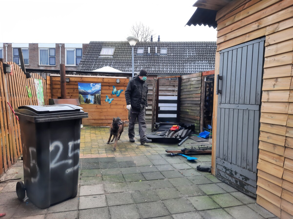 Politie onderzoekt brandstichting tuinhuis Assen - #Drenthe -..