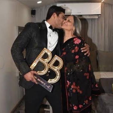 A THREAD Quoting Lyrics which define  @sidharth_shukla and his most inestimable bond with the most treasured person in his life!  #SidharthShukla