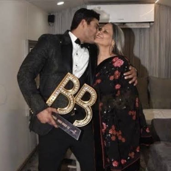 A THREAD Quoting Lyrics which define  @sidharth_shukla and his most inestimable bond with the most treasured person in his life!  #SidharthShukla