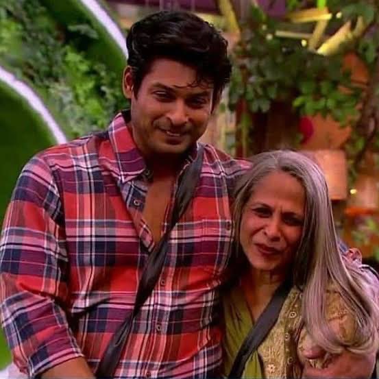 Thinking of how amazing she was, an angel gave me love. I'm thankful, to ever know a woman so real. I pray when I marry my wife'll have one of your skills. But mom you could never be replaced. I'd give my life up just to see you one more day #SidharthShukla