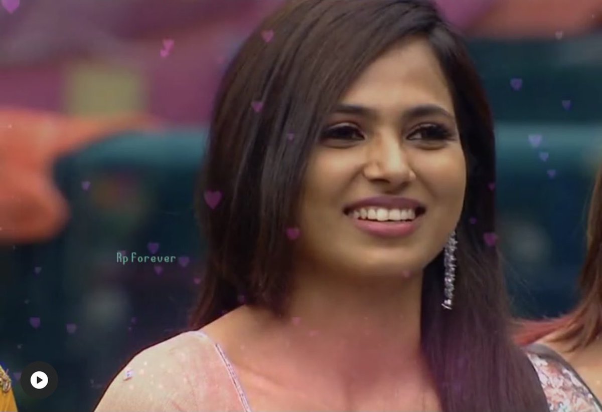 Ramya also shwd that wen it comes to accepting criticism & flaws she is open to it. She has very boldly accepted her negatives. IDHU DHAN NAAN - this shows her confidence in self & her amazing strngth to accept criticism. Such traits will always take 1 to greater heights in life.