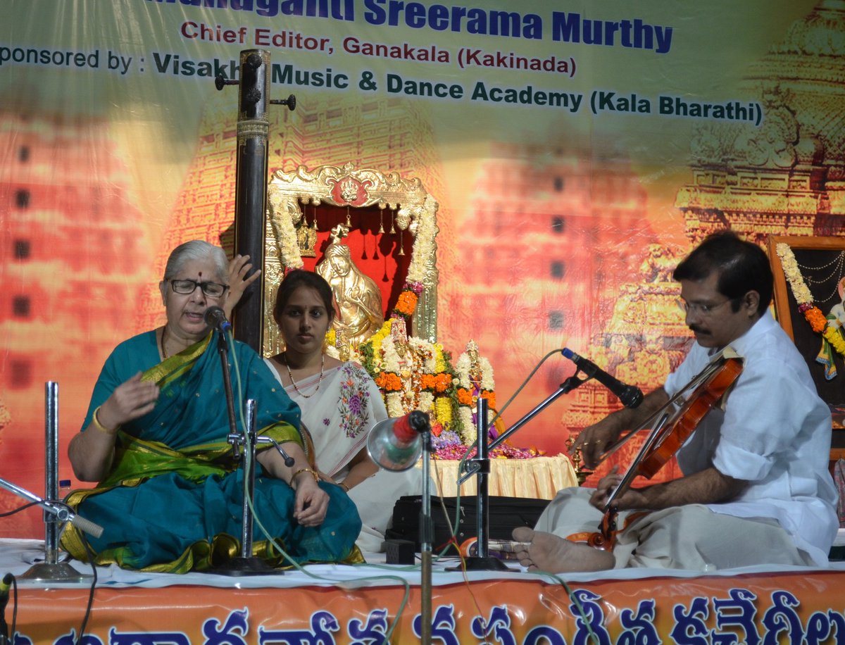 msnviolin's tweet photo. A special pic with my mother, Smt. Mutnuri Jalajakshi Gaaru! 🙏🏻😊

My foray into music was solely a result of the inspiration I derived from her beautiful singing! 🎶

At 74, she still sings with the same ringing voice, vigour, chastity, authenticity and passion! 🙏🏻❤️
#MSNMurthy https://t.co/2f8QhuPZtG