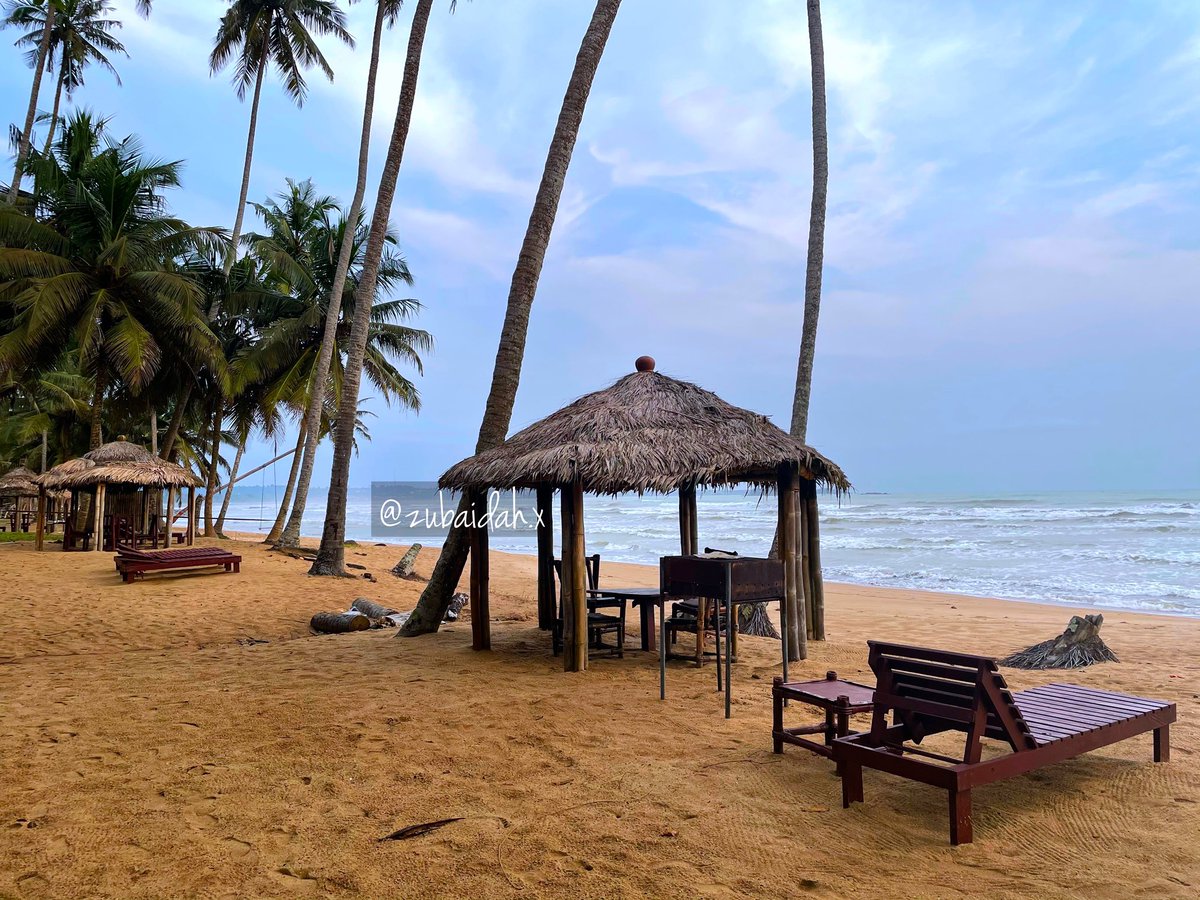 The beach (I personally didn’t see any, but apparently there are the occasional oil deposits on the beach. That, unfortunately is beyond the administration's control)