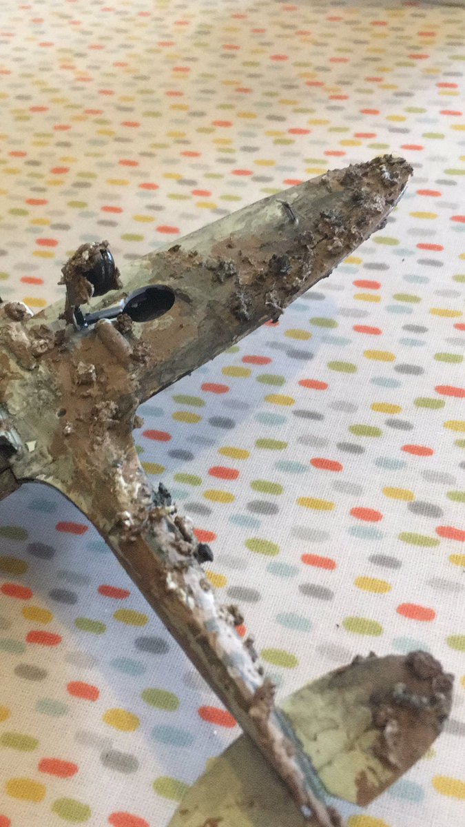 NickJerrett1's tweet photo. @stewart956 @Leadedrain @James1940 @almurray @WeHaveWaysPod Thanks! Yes...I used some dry compost and then mixed it with some paint then dabbed it on with a brush. I accidentally bent a wheel while I was building it so I thought I’d make it look like it crash landed 🤣 https://t.co/tGCDvnpTAT
