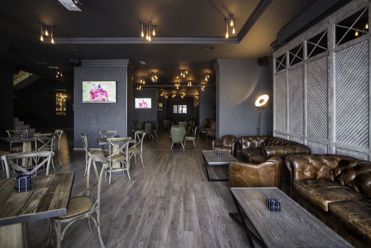En Luxiform somos expertos en el Sector de la Iluminación, con más de 20 años de Experiencia, realizamos todo tipo de Proyectos de Iluminación: Desde Hoteles como el Hotel Torrequebrada y hasta viviendas.

Tanto si eres particular como profesional, ¡Contáctanos y Te Asesoraremos!