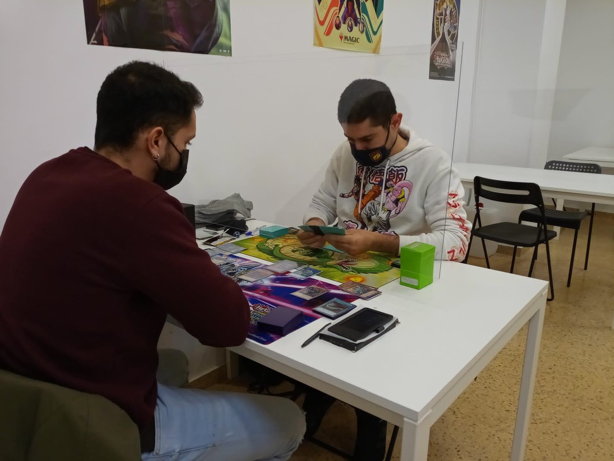 manavortexshop's tweet photo. Ni el frío ni la lluvia para a los jugadores de Digimon y Yugioh, en el vórtice tenemos las mejores condiciones.
Os esperamos en el próximo torneo.
.
#ManaVortex #alicante #orgullofriki #juego #friki #ocioseguro #magic #yugioh #dragonball #digimon #fow #aesthetic #feliz #tcg https://t.co/PksYJcJf1A