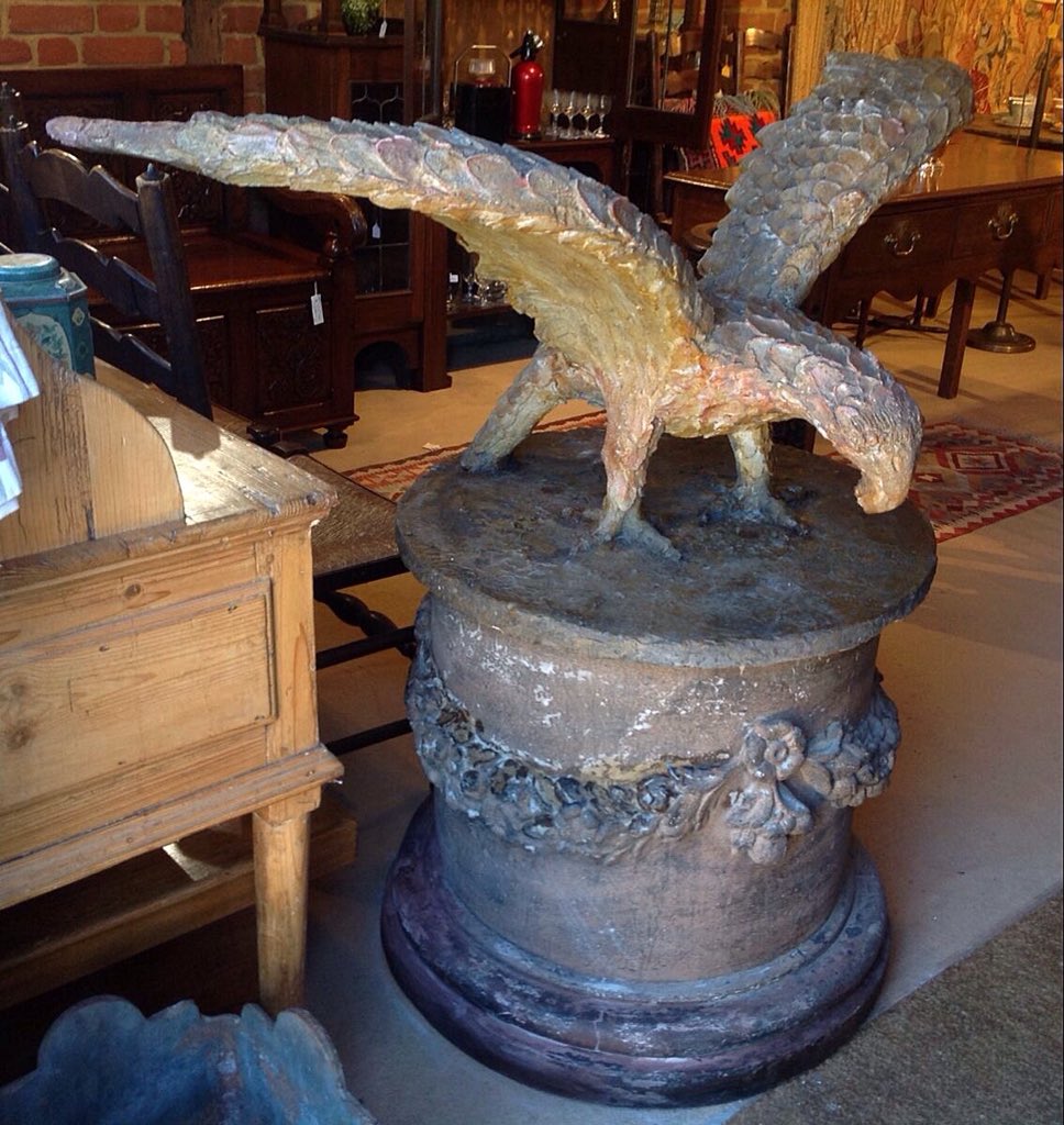 #gardenstatuary #gardenstatueofaneagle #eaglesculpture #gardeneaglesculpture #gardendecor #eagles #gardening #gardensculpture #judismithantiques #eversleybarnantiques facebook.com/Eversley-Barn-…