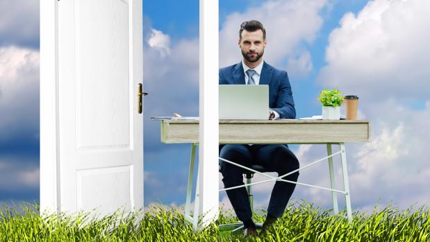 ElCirculoCF's tweet image. Una vez superada la pandemia, el «home working»,  no estará circunscrito a las cuatro paredes del domicilio. Los espacios de «coworking» crecen y «disminuye lentamente la oficina tradicional»
El #coworking no es una moda, es el futuro. ¿Te apuntas?
#Malaga #oficinaCompartida