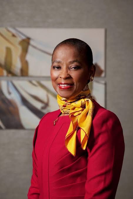 ThuliMadonsela3's tweet photo. The sun has set on another great South African woman leader and business pioneer. Heartfelt condolences to the family, friends and colleagues of Dolly Mokgatle. May her gentle soul #RIP. #RIPDollyMokgatle https://t.co/PDYqvrX0F5
