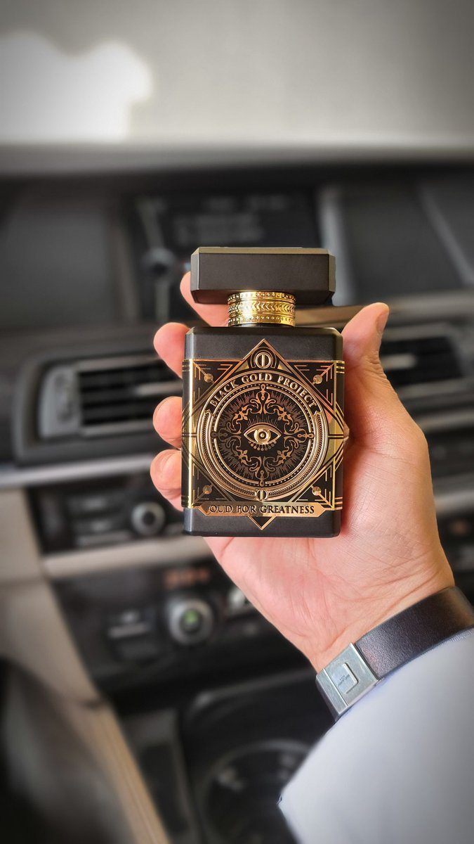 Mamdou7M's tweet photo. عود العظماء 
عطر من كوكب آخر وكفى 
انيشيو اخذوا عطر بكرات روج واضافوا له العود ونثروا سحرهم فظهرت لنا هذه التحفة الخالية من الأخطاء 
حبكة وتوازن وتناغم بين النوتات 
جمال رائحة وقوة اداء 
بإختصار عطر ولا غلطة 
وعد هذا العطر ستسأل عنه أينما ذهبت 
#رابطة_عشاق_العطور https://t.co/u5sDETENGD