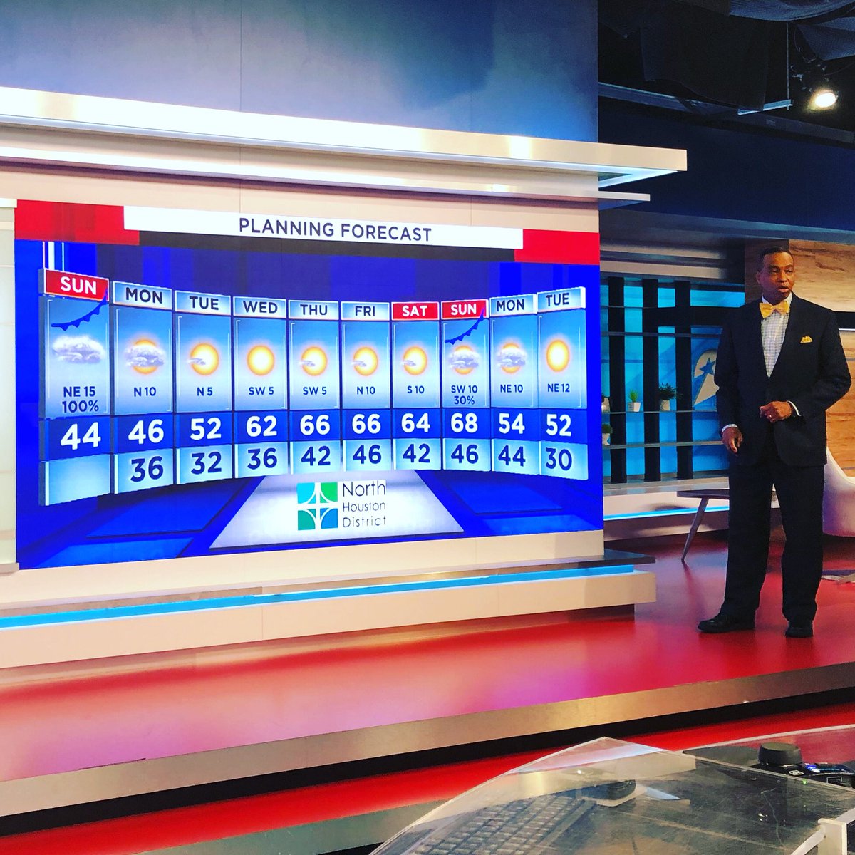 KPRC2SofiaOjeda's tweet photo. SAY IT AINT SNOW!!!!❄️❄️❄️❄️❄️
@kprc2khambrel breaks down the weather we will be feeling today — possibility of snow, sleet, rain, frigid temperatures, winds— mostly to our northern counties. Tune in now 6-7am 8-9am and 10am to get full breakdown!#amweather #winterstormwarning https://t.co/Sm1xfeo0N0