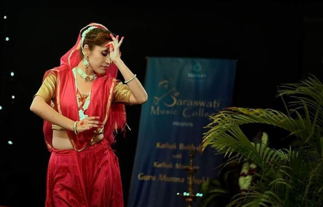 Pratibimbstudio's tweet photo. The WOW of the Elegance, the Grace alongwith the perfect expression. #classicaldance #classical #kathak #indiandance #perfectexpression #perfectpoise #ramandeep #photography #performance #beautyofdance https://t.co/BjprcF3ZAn