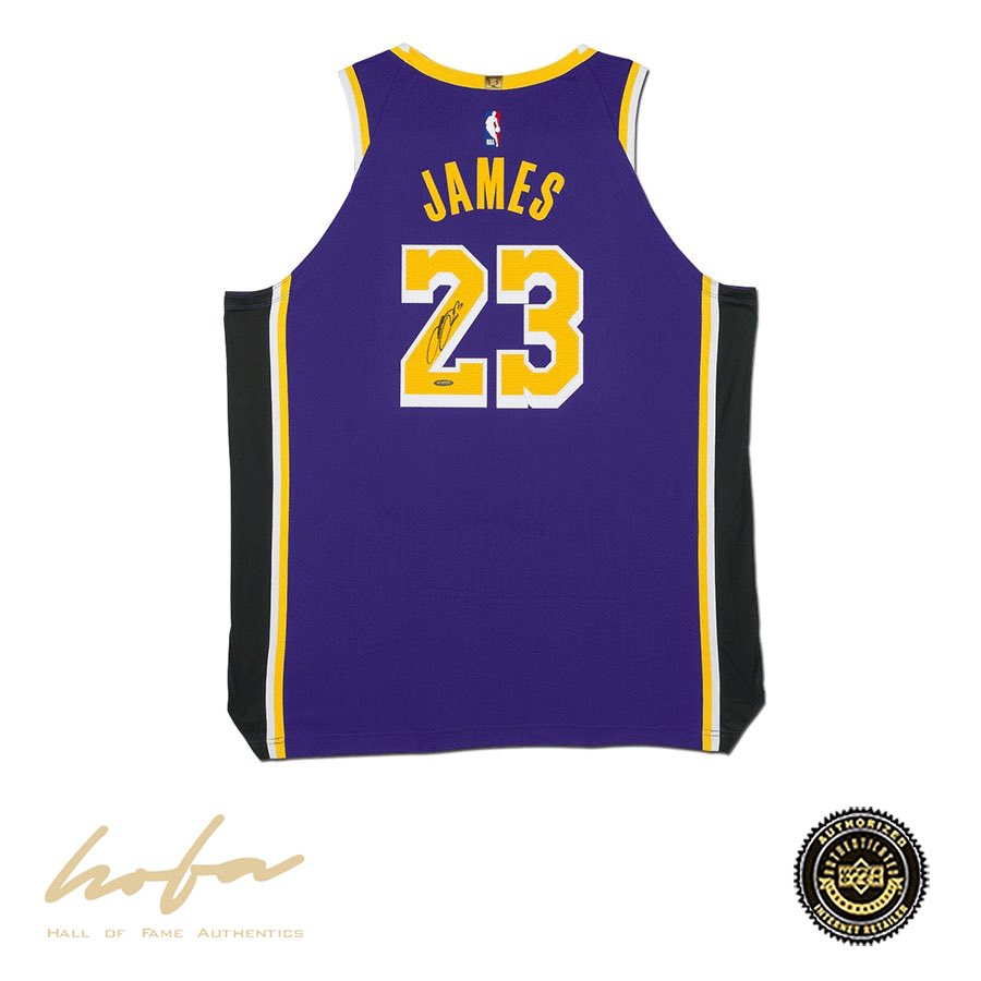 hofaph's tweet photo. Pick 1: Purple or Gold? 👑
Or both? 💜💛
Learn how to invest, collect and grow your authenticated collection with us! 📈
#BeHOFA
#BeAuthentic ✅
https://t.co/AU9kKeFvfl 🌐 https://t.co/8ZLDnaHdjU
