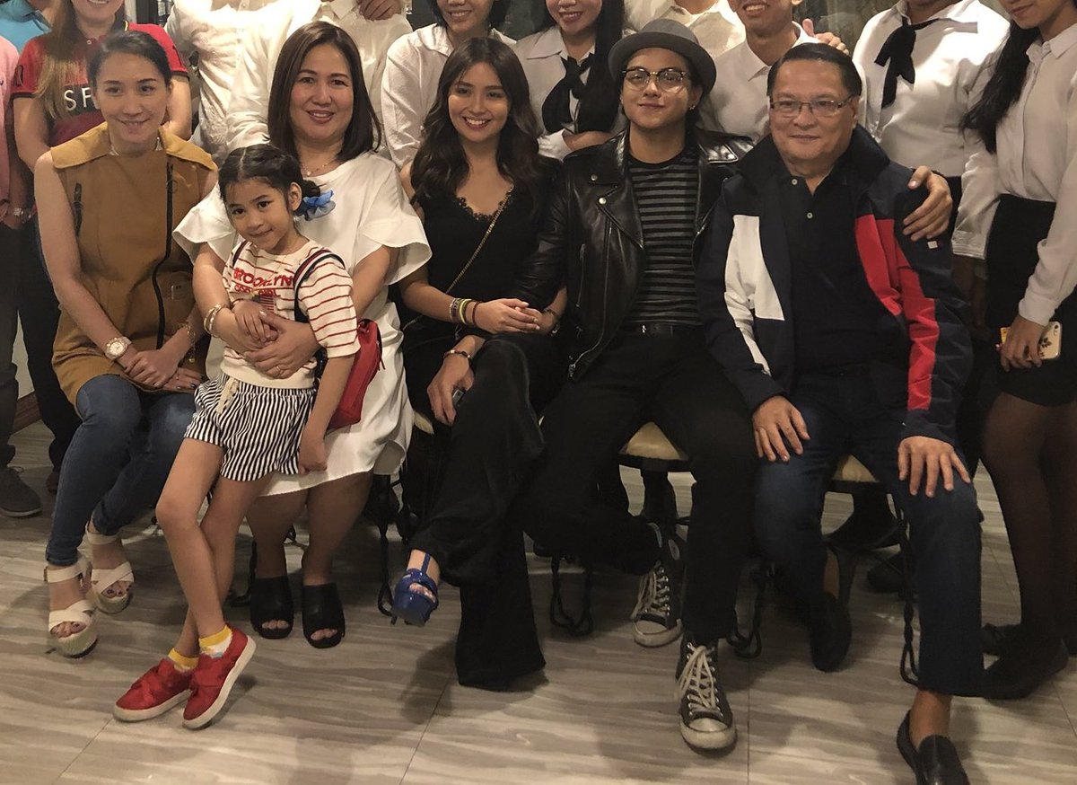 imcha29's tweet photo. Sarap sa eyes na makita si Daniel with the Bernardos. 🥰💙 Yung puso ko nagme-melt! https://t.co/rEhEIFPf1N