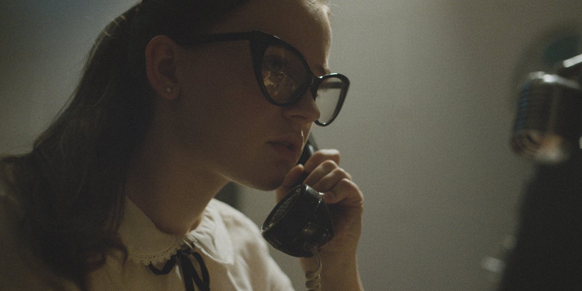 #3 The Vast Of Night  #elleswatchlist