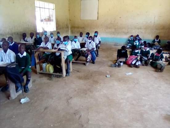 UDAkenyans's tweet photo. @OleItumbi @HonKangata @inoorotv @Fchurii We can't vote for  BBI with this state of poor infrastructure in our schools https://t.co/ZEhsQpZ9G9
