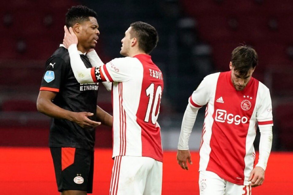 Ajax 2 - 2 PSV