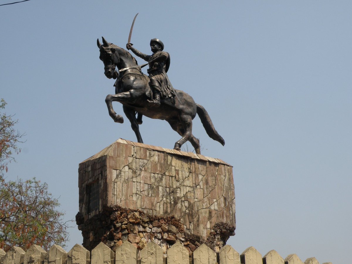 6.When Nadir Shah invaded North Bajirao could not march because large portion maratha army was busy in freeing hindus from horrible atrocities commited by Portugese and Church.Hero of victory was "Chimaji Appa"bells taken as can still be found in local temples @MycoJonathan