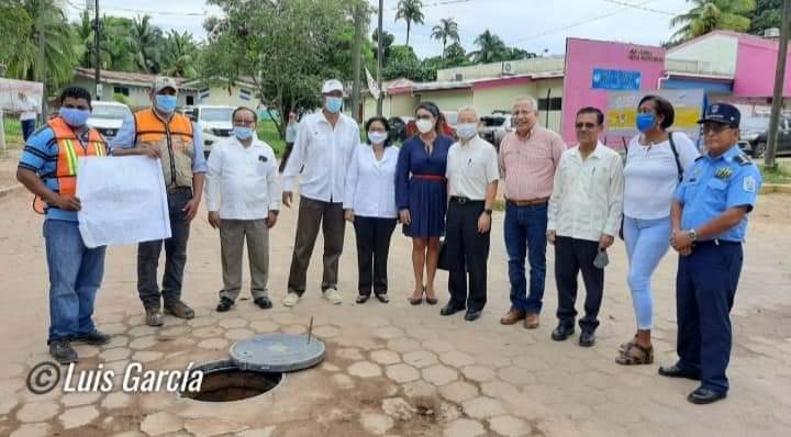 InfoCaribeNoti's tweet photo. #14Años del Gobierno #Nicaragua invirtiendo en el desarrollo humano de la #CostaCaribe 
👉 Carreteras de Acceso 🛣 
👉Agua potable 🚰
👉Mejoramiento infraestructura de Salud 🏥 y Educación 🏫
👉Promoción del Sistema de produccion 🐖 🌾 🍊 🍍 🌽 🐄 #SeguimosCambiandoNicaragua https://t.co/3jf5oqi2Nx