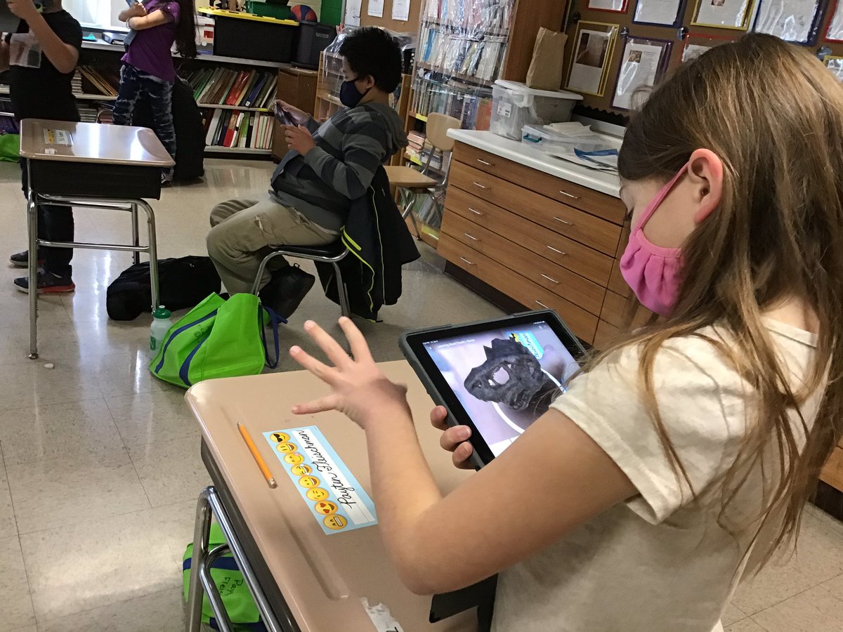 NballBall's tweet image. Thanks to Mrs. Wordingham and a lesson in augmented reality using the Expedition App, students were captivated as they dug up fossils and held on to dinosaurs. #naplescsd #expeditionsapp #thirdgradescience