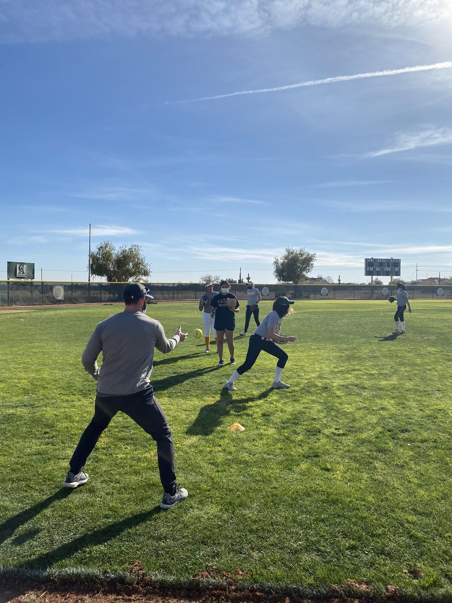 VaquerasSB's tweet photo. Week 1 in the books! Grateful to be back home. Let’s keep it rolling 🥎#CACSoftball https://t.co/IyBBIVEjX2