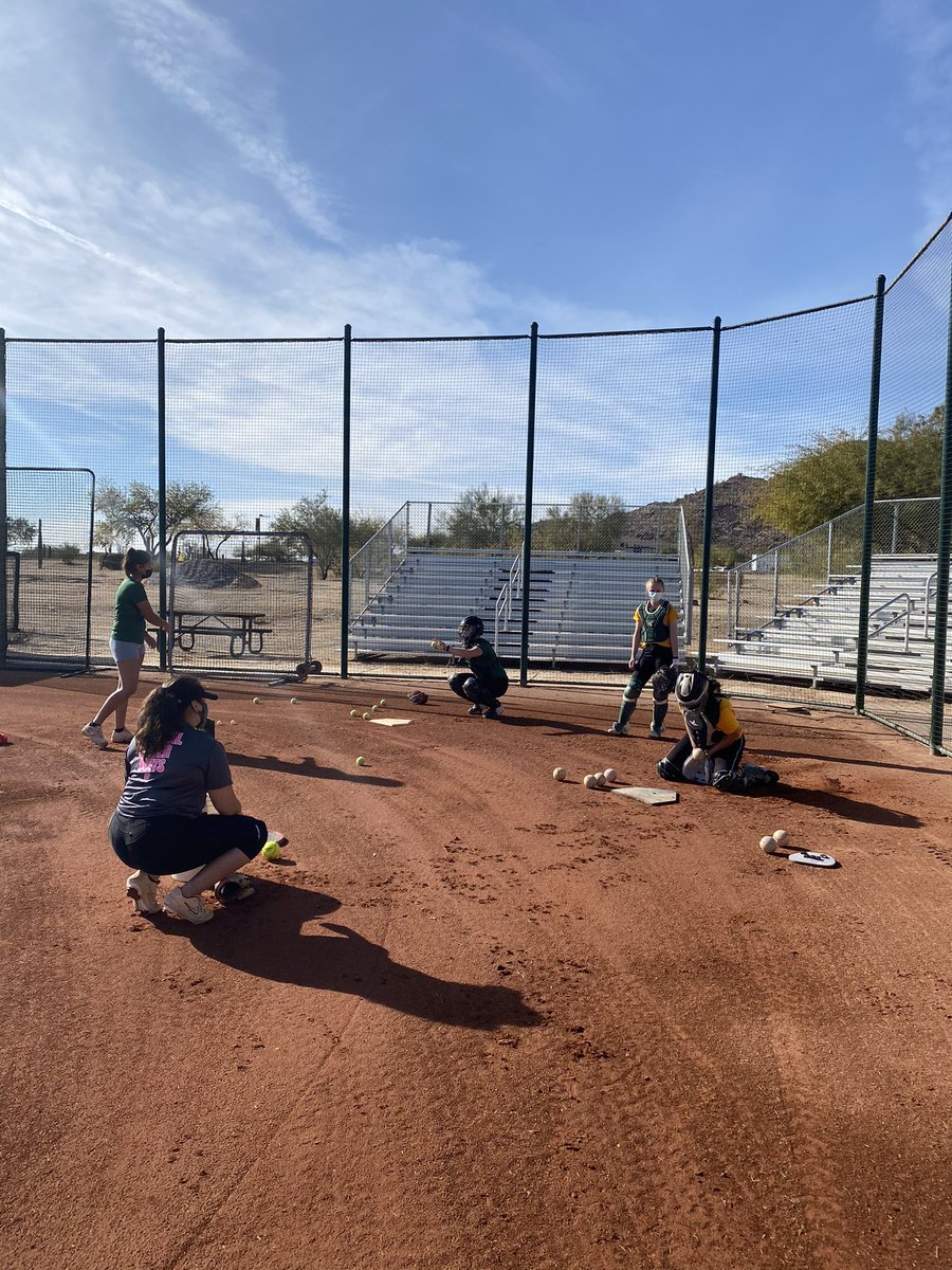 VaquerasSB's tweet photo. Week 1 in the books! Grateful to be back home. Let’s keep it rolling 🥎#CACSoftball https://t.co/IyBBIVEjX2