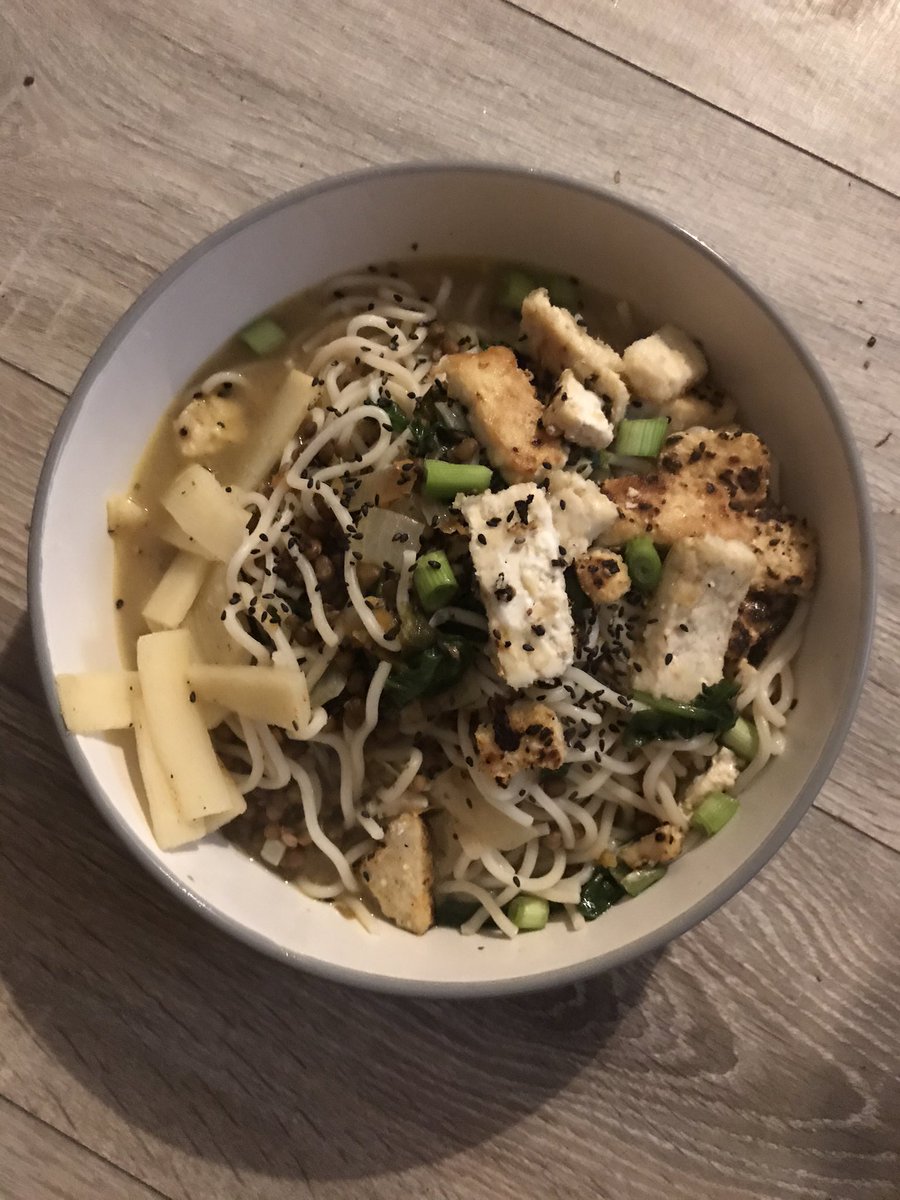 oatmilkgurl's tweet photo. Big ups vegan ramen https://t.co/hMgYhM6mqV