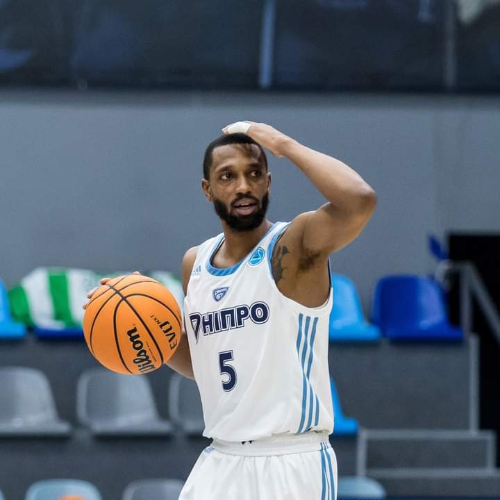 SanonIssuf's tweet photo. 🙏🏾 Thank you and see yo soon, Henry! @Dugat5 @bc_dnipro https://t.co/BMvEiPrahS
