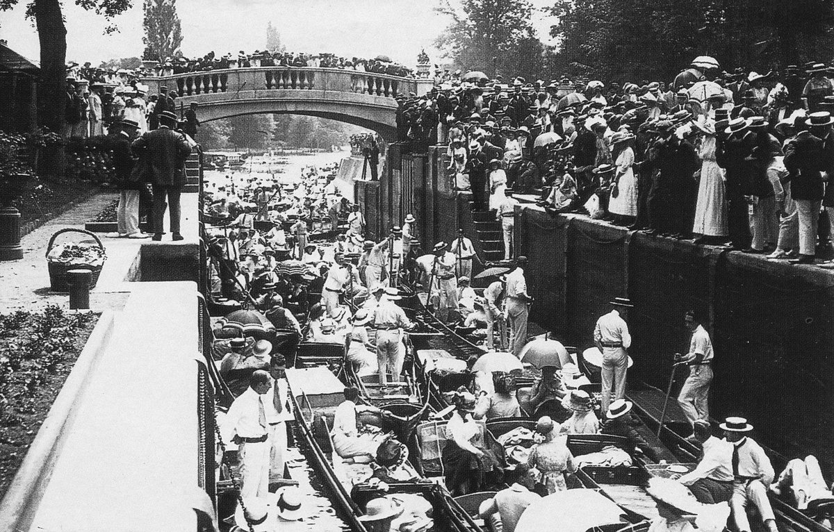 nigelgutgenug's tweet photo. Ascot Week, June 1913.
Bought a load of postcards in Cullen last year & found some real gems amongst them, esp liked this one.
๐ท Hulton Picture Co.
#royalascot #ascotweek #horseracing #nostalgia #racinghistory #ascotraces
@cmoreton99 https://t.co/NEdNMftBVz