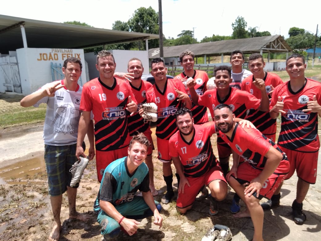 Catanga17's tweet photo. Como sempre foi, na raça 💪👊

Catanga 4 x 3 Inter Paulista https://t.co/oRVrV5IrK2