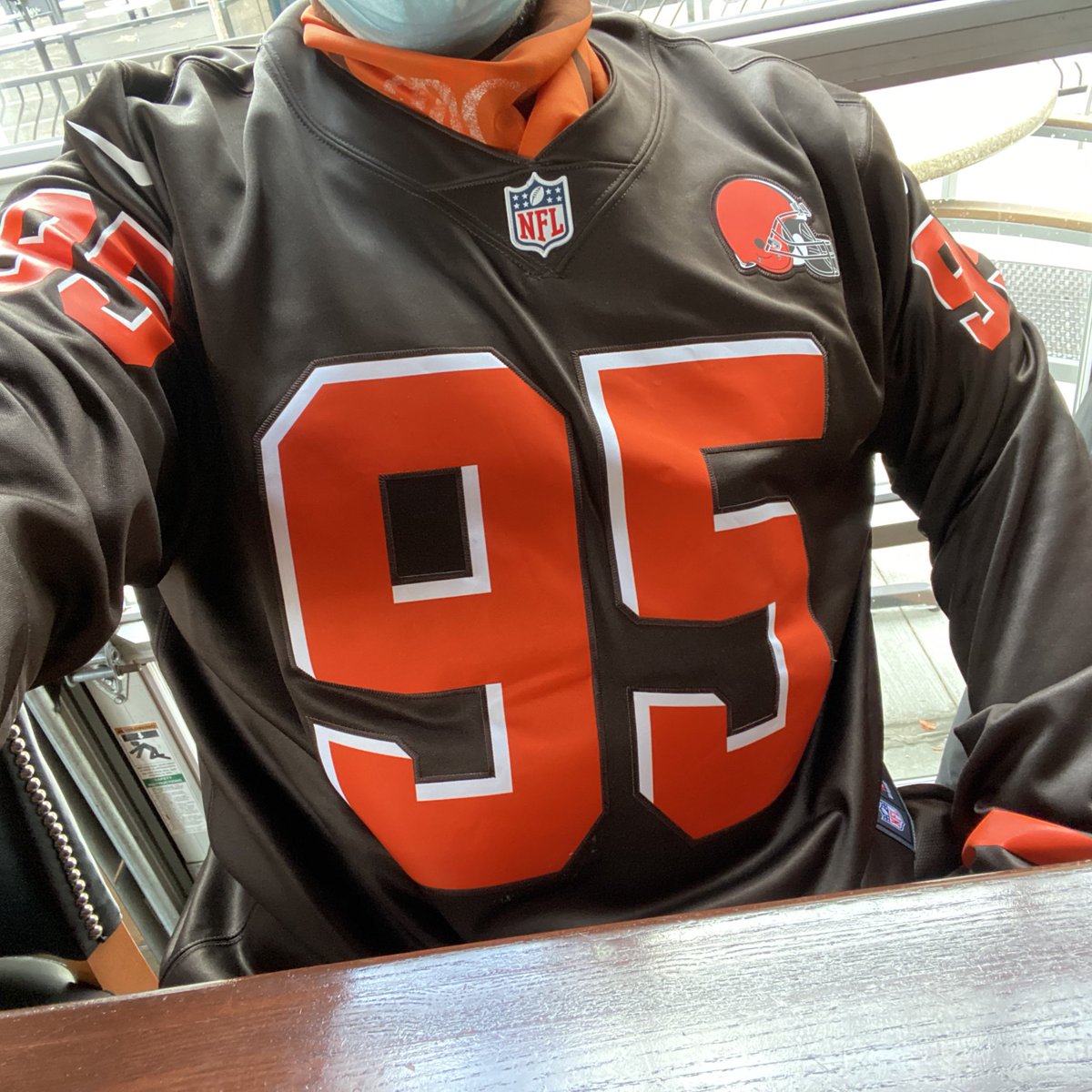 BrownSpiderCLE's tweet photo. I have on ALL THESE today...
Layers of loyalty...
#FuckPittsburgh
#NickFuckingChubb
#BakerBakerTouchdownMaker
#JurassicMyles https://t.co/YFzy64R75b